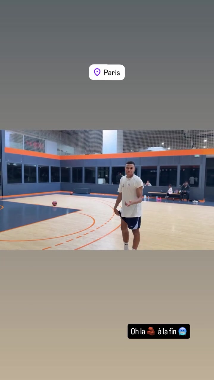 华体会入口-神龟尖叫!姆巴佩挑战连进3个3分球,梅开二度后戴帽失败痛苦大喊